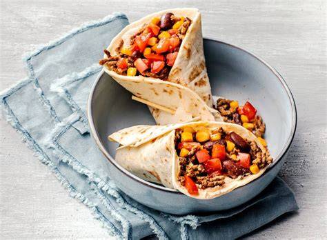 Wraps met gehakt, kidneybonen en zure room