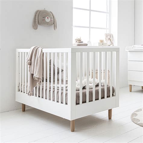 Babybed met grijs wafeltextiel