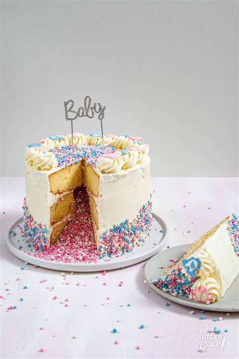 Gender reveal taart met roze of blauwe vulling
