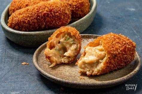 Delftsche kroket en raspatat op schaal