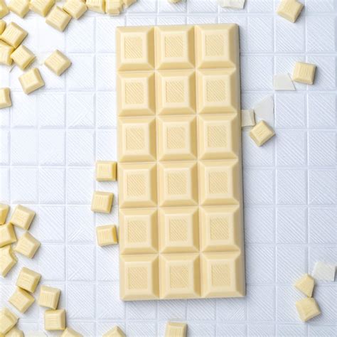 Vergelijking pure melk witte chocolade