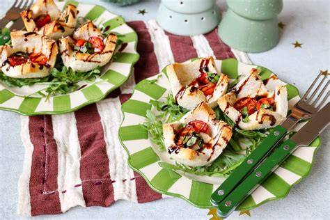 Ansjovis-crostini met mozzarella en tomaat