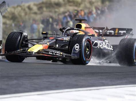 Max Verstappen crash Zandvoort natte baan
