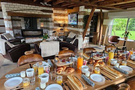 Ontbijtbuffet met uitzicht op rivier