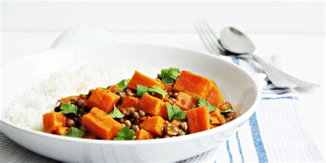 curry met zoete aardappel en linzen