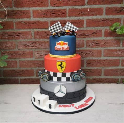 Formule 1 raceauto taart met fondant