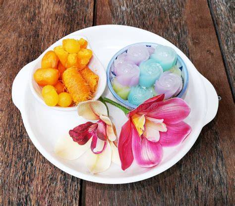 Overzicht van kleurrijke Thaise desserts