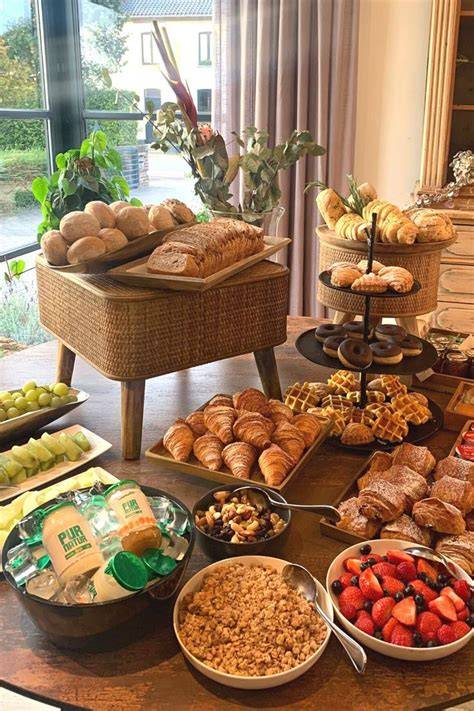 Ontbijtbuffet met renaissancetuin Brugge