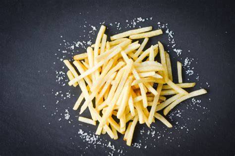 Friet met moutazijn en zout