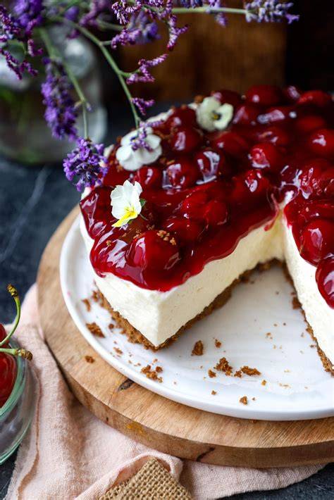 kersenkruimelcake met verse kersen
