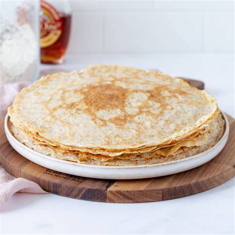 Stapel warme volkoren pannenkoeken