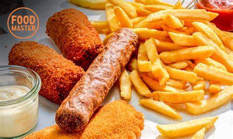 Friet met snacks en burgers