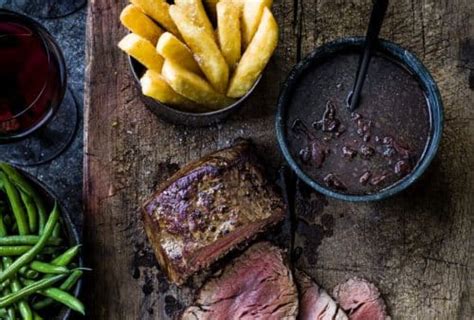 BBQ-gegrilde ossenhaas met friet