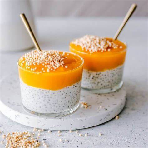 Chiapudding met mango en gepofte quinoa