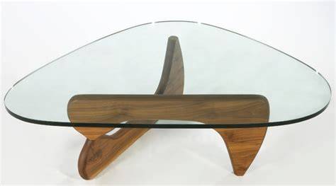 Glazen salontafel met houten wortelonderstel